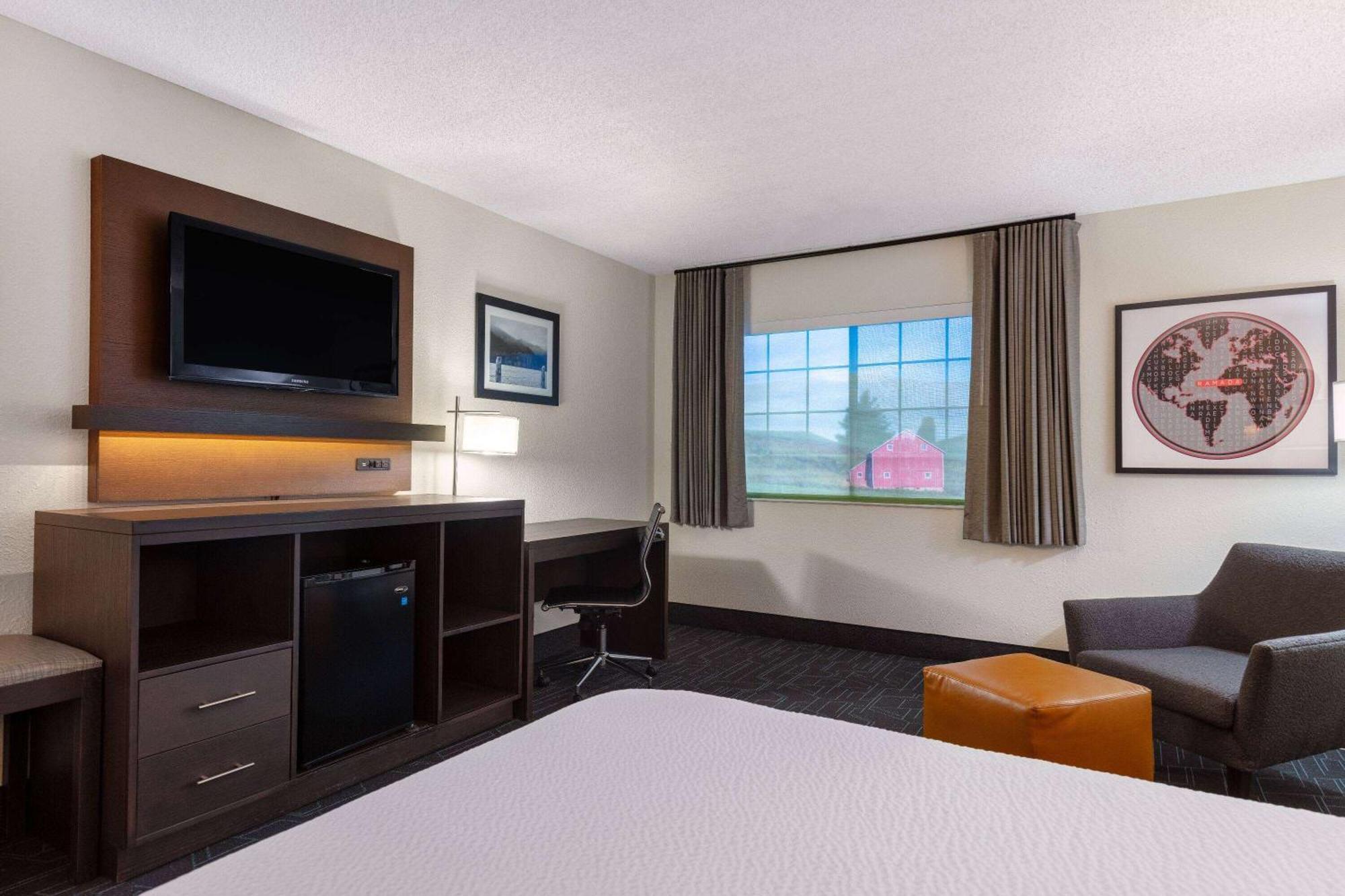 Ramada By Wyndham Spokane Airport Exterior foto