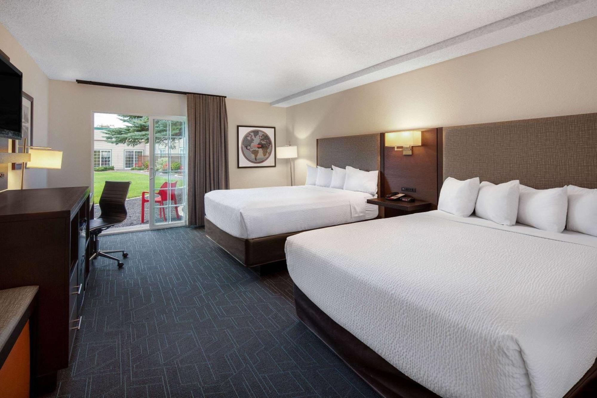 Ramada By Wyndham Spokane Airport Exterior foto