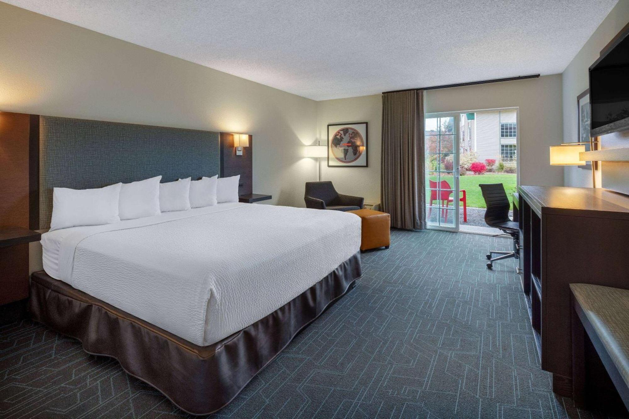 Ramada By Wyndham Spokane Airport Exterior foto
